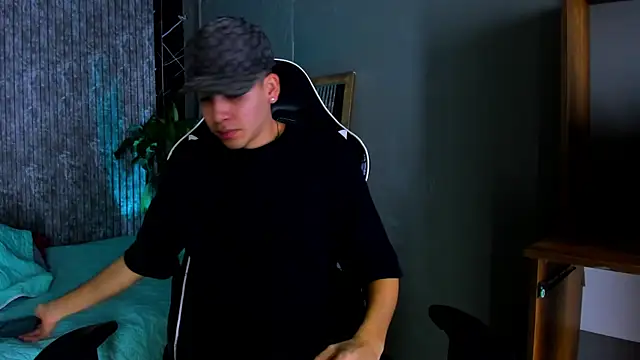 Mike 0233  online show from March 23, 2025, 4:05 am