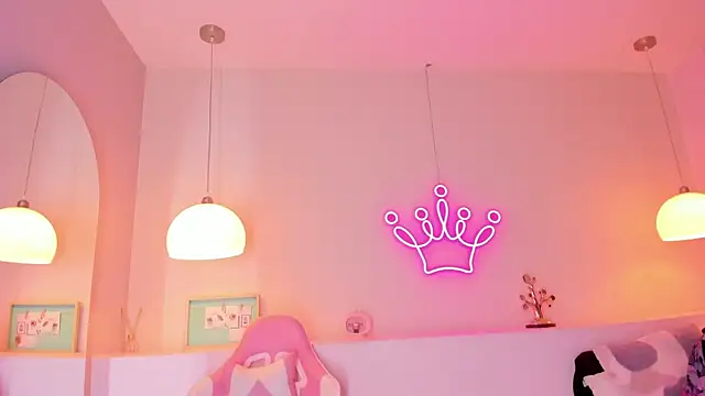 violeth hill online show from September 12, 2025, 8:19 pm