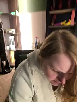 GingerSnap33 online show from February 24, 2026, 3:18 am