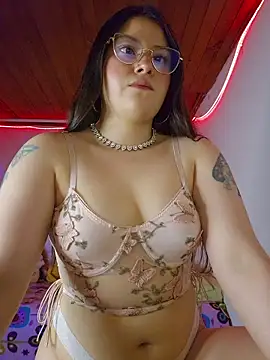 juli05star20 online show from June 11, 2026, 8:39 pm