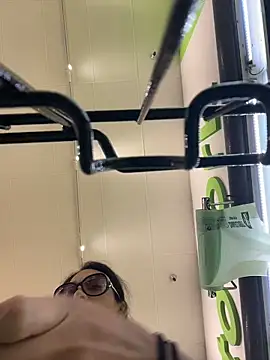 starrynikki online show from November 24, 2025, 6:08 pm