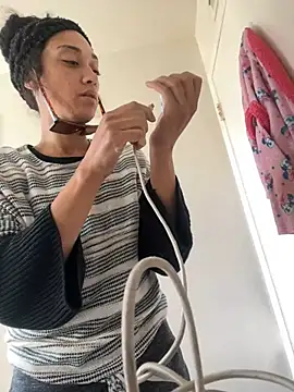 starrynikki online show from February 10, 2025, 5:09 pm