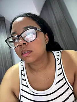 XMara online show from October 2, 2025, 5:05 pm