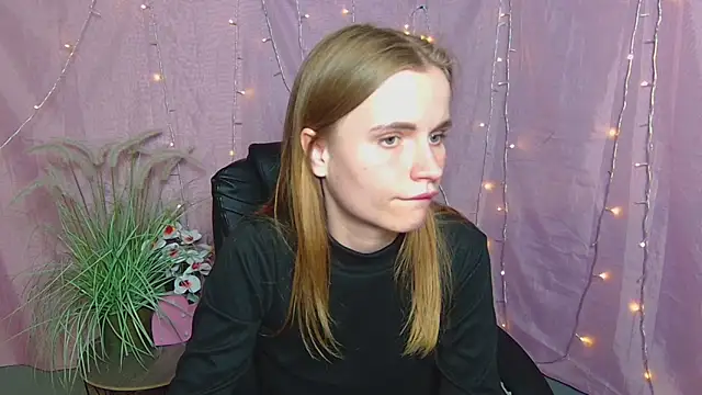 MargaritaKiss online show from May 1, 2026, 7:41 pm