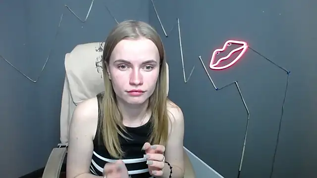 MargaritaKiss online show from April 28, 2026, 2:27 am