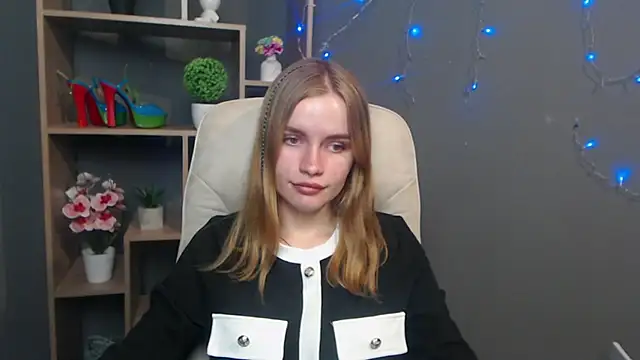 MargaritaKiss online show from November 10, 2025, 8:47 pm