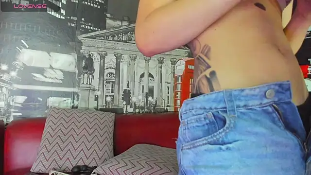 CloeRodriguez online show from July 9, 2026, 9:03 pm