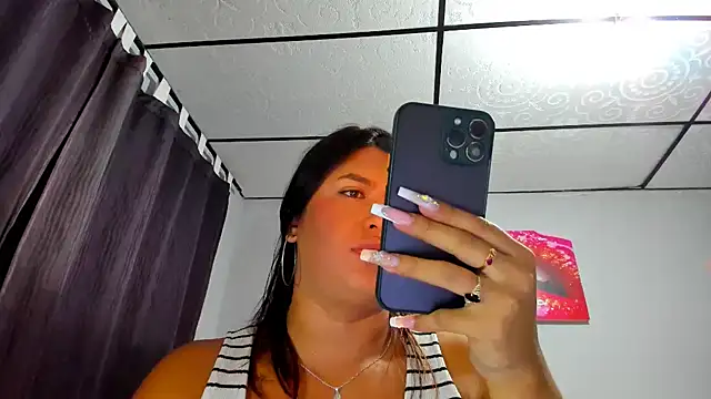 aleziiacam online show from September 16, 2025, 5:19 am