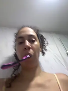 thaliacollins online show from December 20, 2025, 4:32 pm