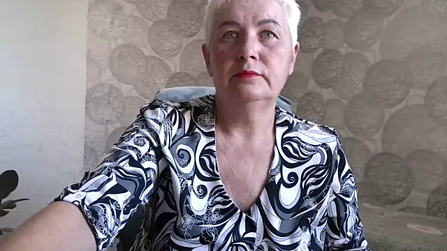 NicoleOlla online show from October 18, 2025, 1:51 am