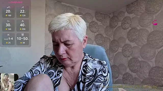 NicoleOlla online show from October 19, 2025, 2:03 am