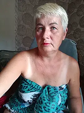 NicoleOlla online show from August 1, 2026, 12:25 pm