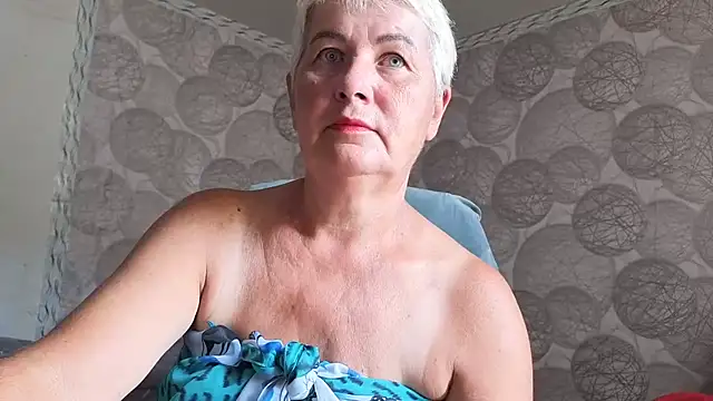 NicoleOlla online show from August 5, 2026, 5:01 am