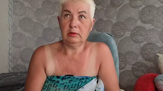 NicoleOlla online show from June 25, 2026, 2:31 am