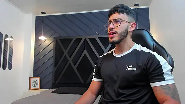 Liam Kleiin online show from November 4, 2025, 11:36 am