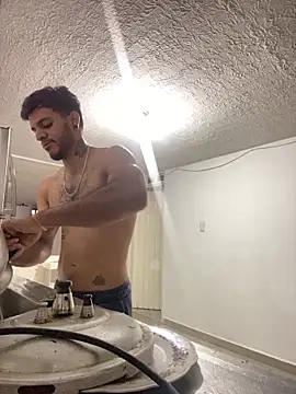 JuanBlade online show from November 4, 2025, 11:36 am