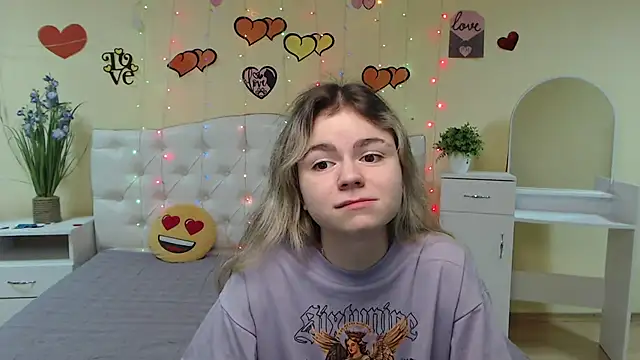 TinaRedly online show from March 11, 2025, 10:40 am