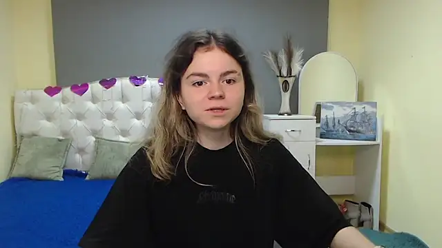 TinaRedly online show from September 9, 2025, 5:33 pm