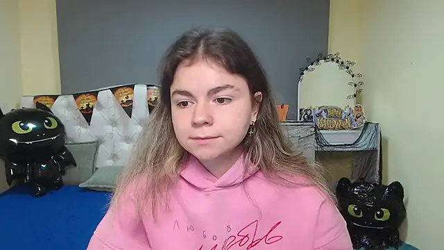 TinaRedly online show from November 4, 2025, 6:50 am