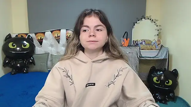 TinaRedly online show from October 23, 2025, 6:01 am