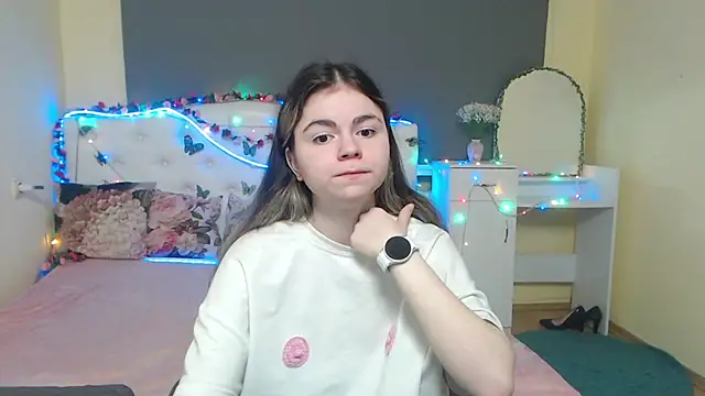TinaRedly online show from May 3, 2026, 5:16 pm