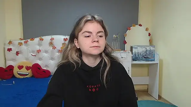 TinaRedly online show from November 12, 2025, 7:01 am