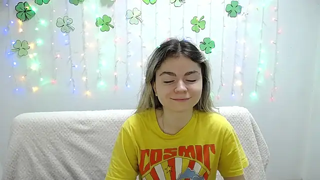 TinaRedly online show from March 21, 2025, 6:29 pm