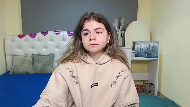 TinaRedly online show from September 29, 2025, 5:47 am