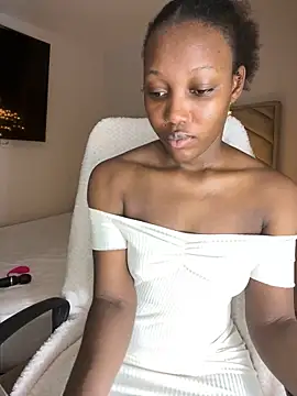 kellya  online show from October 1, 2025, 11:30 pm