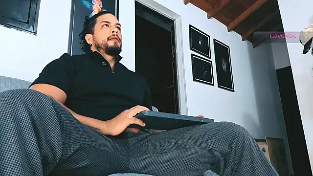 SilvaBranko online show from April 28, 2026, 2:27 am