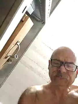 bottomhairy online show from January 21, 2025, 7:28 pm