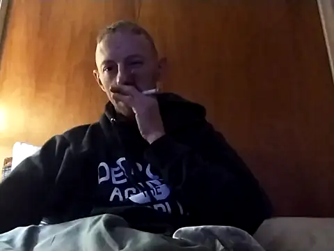 elmerfuddin87 online show from October 9, 2025, 2:34 am