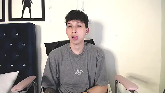  Thomas hot  online show from October 21, 2025, 1:49 am