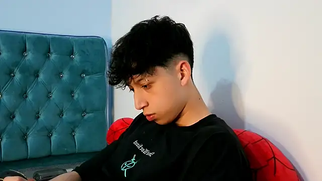  Thomas hot  online show from February 18, 2026, 4:43 am