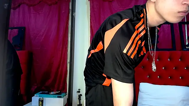  Thomas hot  online show from March 21, 2025, 6:49 am