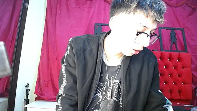  Thomas hot  online show from March 9, 2025, 8:10 pm