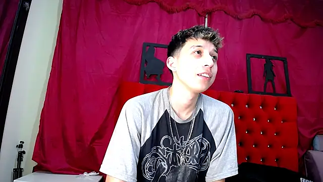  Thomas hot  online show from March 14, 2025, 1:59 am