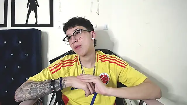  Thomas hot  online show from September 10, 2025, 2:32 am