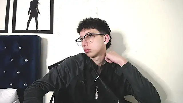  Thomas hot  online show from September 12, 2025, 12:00 am