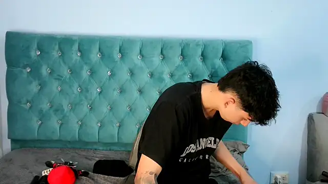  Thomas hot  online show from January 8, 2026, 4:29 am