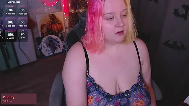 lissamuff online show from October 24, 2025, 3:22 pm