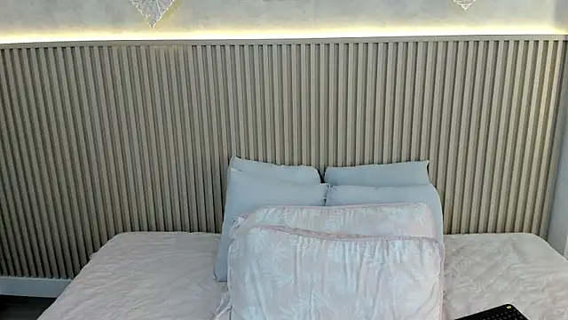 Snapshot of charlottebrowns_ chatting on February 14, 2026, 12:49 pm charlottebrowns online show from February 14, 2026, 12:49 pm