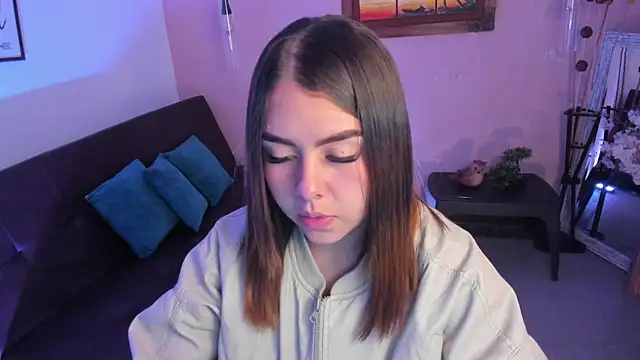 ArianaBaker online show from November 18, 2025, 12:19 pm