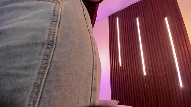 ArianaBaker online show from June 19, 2026, 1:28 pm