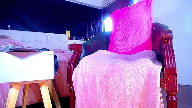 bellatrixx 69 online show from September 24, 2025, 11:28 am