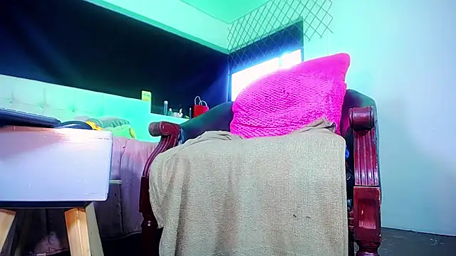 bellatrixx 69 online show from December 18, 2025, 11:25 am