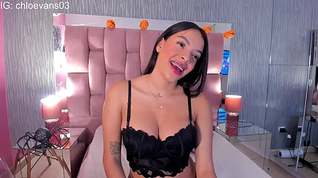 Chloe evans   online show from October 28, 2025, 11:42 am