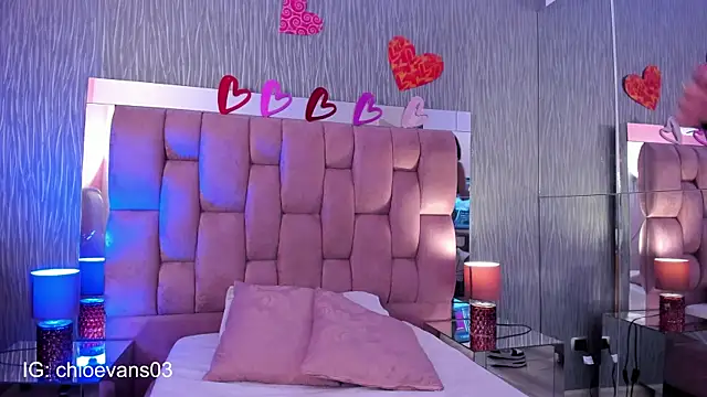 Chloe evans   online show from September 30, 2025, 11:38 am