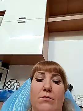 Snapshot of EmmaQueen4 chatting on October 1, 2025, 6:51 am EmmaQueen4 online show from October 1, 2025, 6:51 am