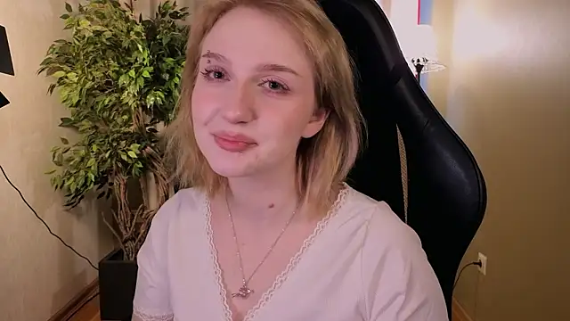 ELLIEJAY online show from March 8, 2026, 5:11 am